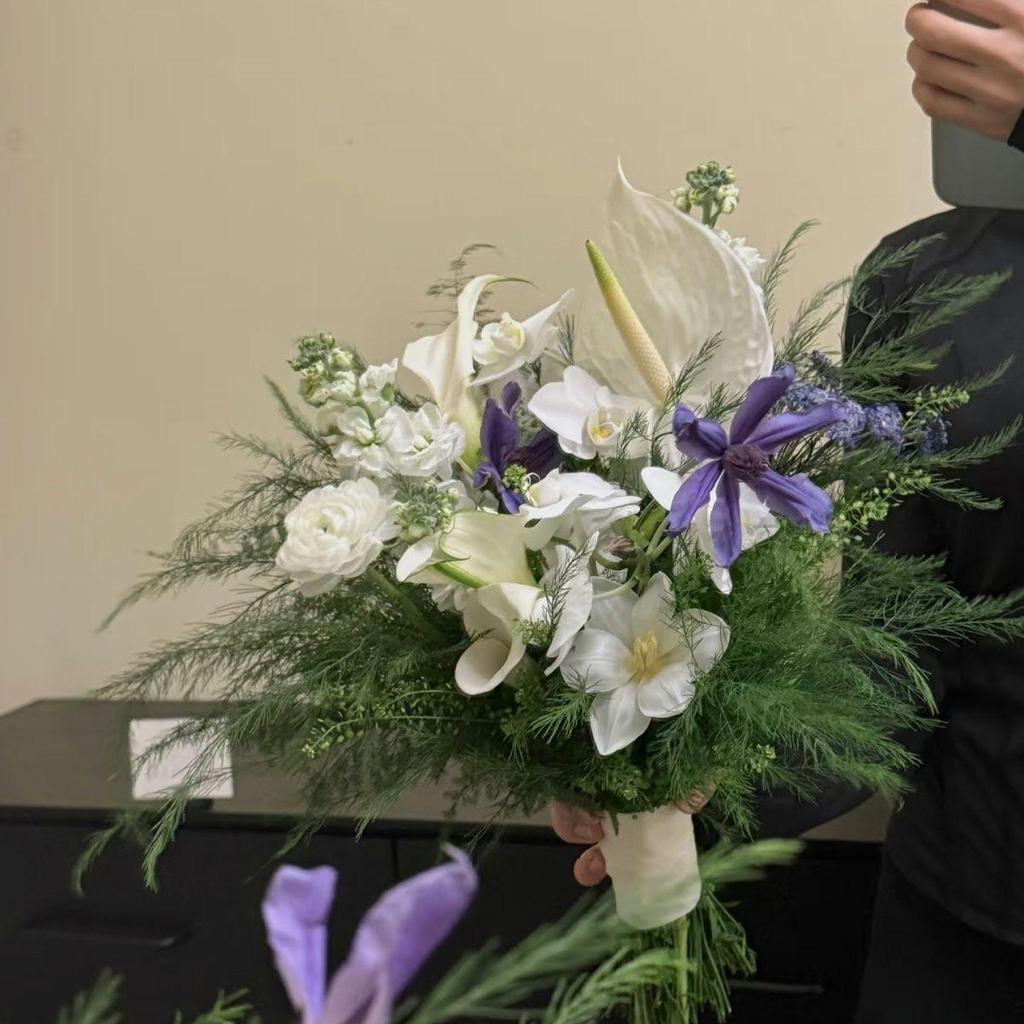 Korean Mori Style Small Fresh Bridal Bouquet for Wedding and Photography