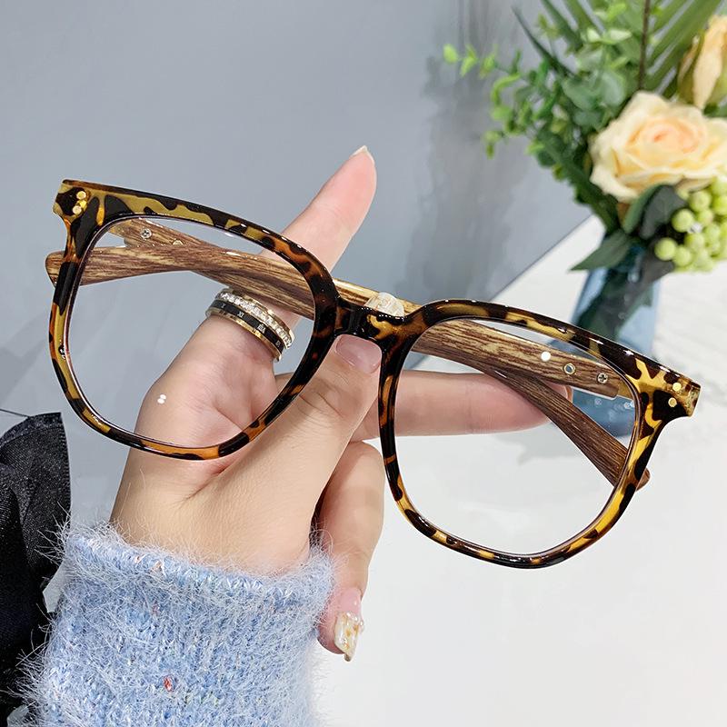 Women's Retro Large Frame Wood Grain Anti-Blue Light Glasses