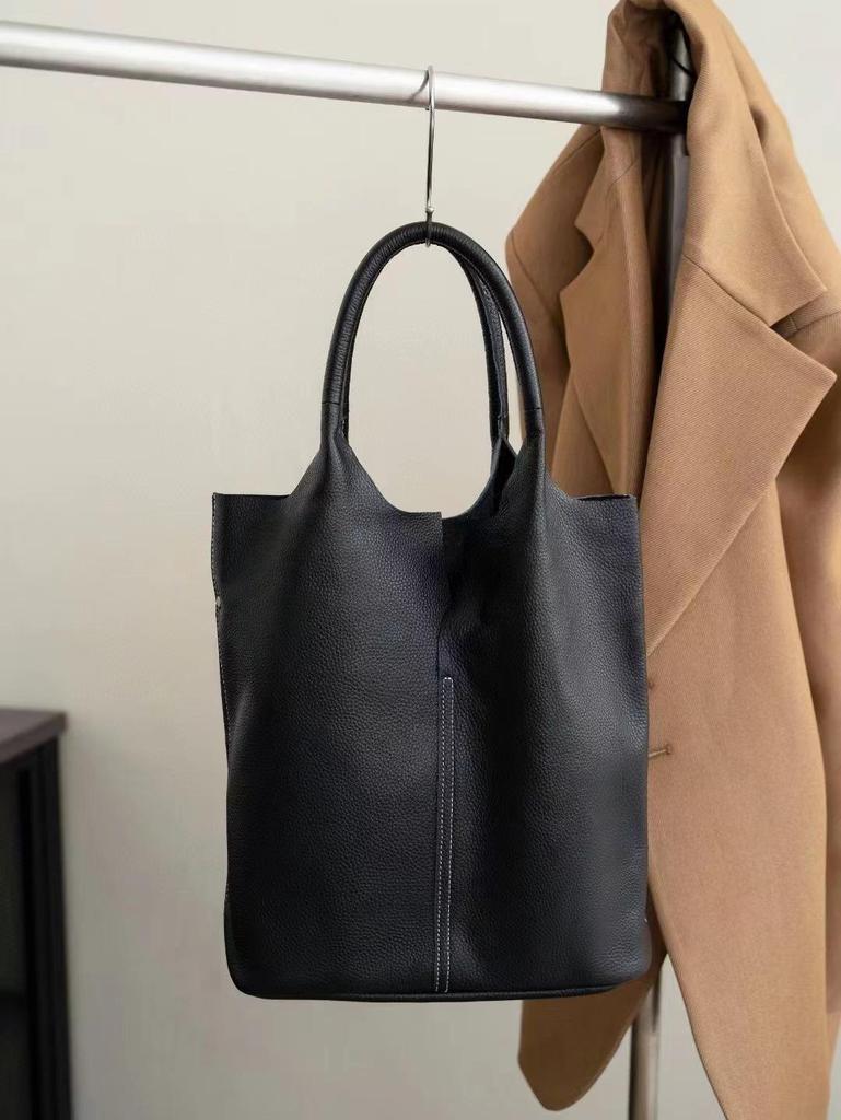 Geantă Găleată Strat Superior Piele de Vacă: Geantă de mână din piele moale naturală, Mare A4 pentru navetă, Stil casual versatil pentru guler alb