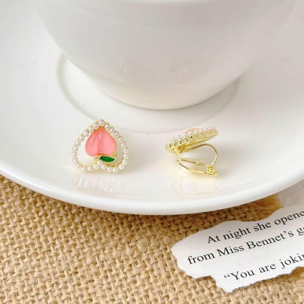 Korean Xiaoxiang Love Heart Earrings: High-End Summer Sweet Design with Niche Oil Drop Accents
