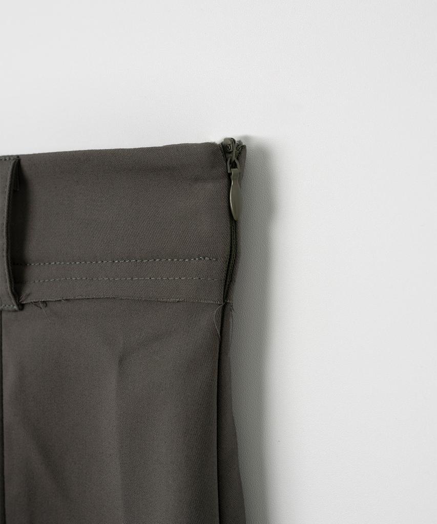 Milo Woman Cutoff Pleated Skirt 2 [Charcoal]