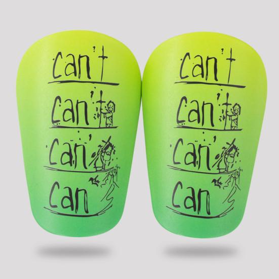 2 Stück Fußball-Schienbeinschoner, Miniatur-Fußball-Schienbeinschoner, winzige Schienbeinschoner, harte Antikollisionsschutzausrüstung für das Fußballtraining