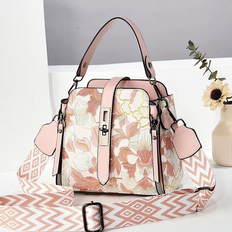 Urban Designer Chic Handheld Bucket Bag With Soft Pu Material And Lining Polyester
