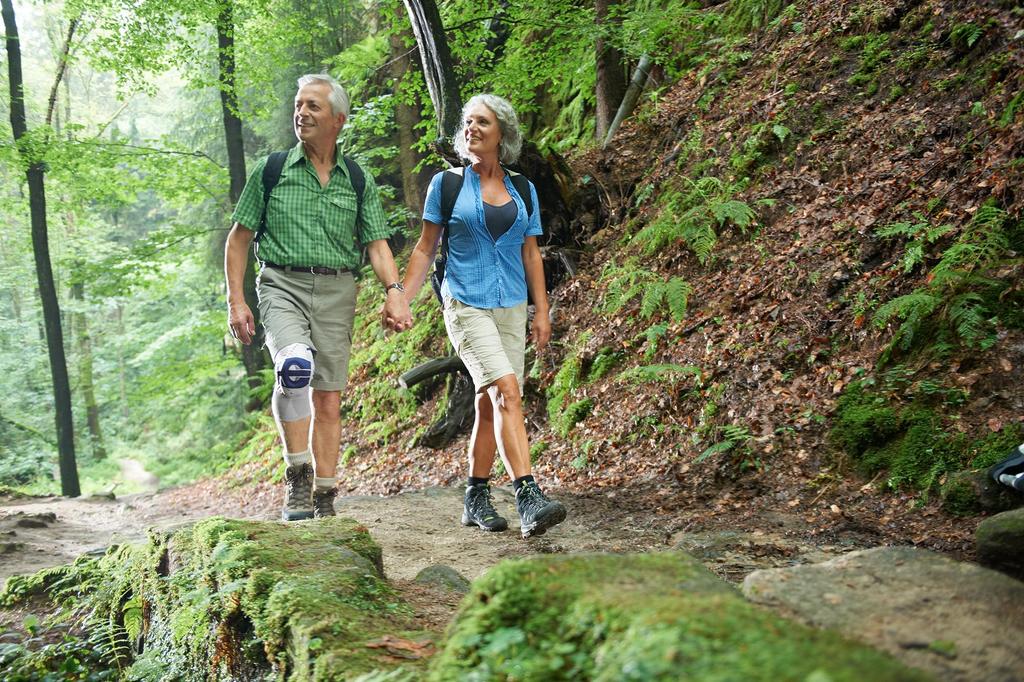 BAUERFEIND GenuTrain P3 Basketball Knie Links Größe Schwarz Unterstützung, Fuß, Klein, Herren,