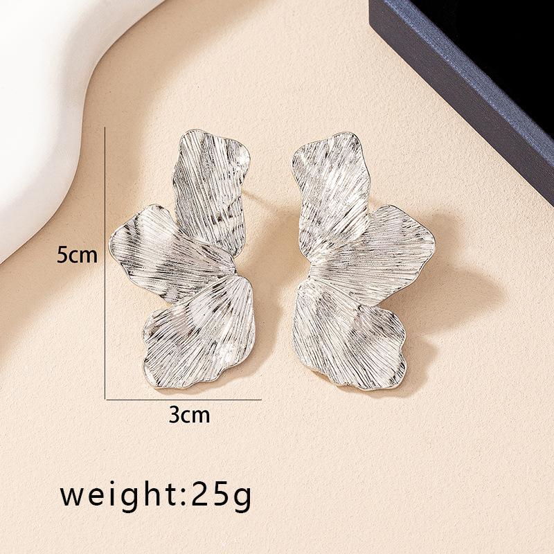 Exaggerated Petal Stud Earrings: Women's Creative Fashion Flower Design