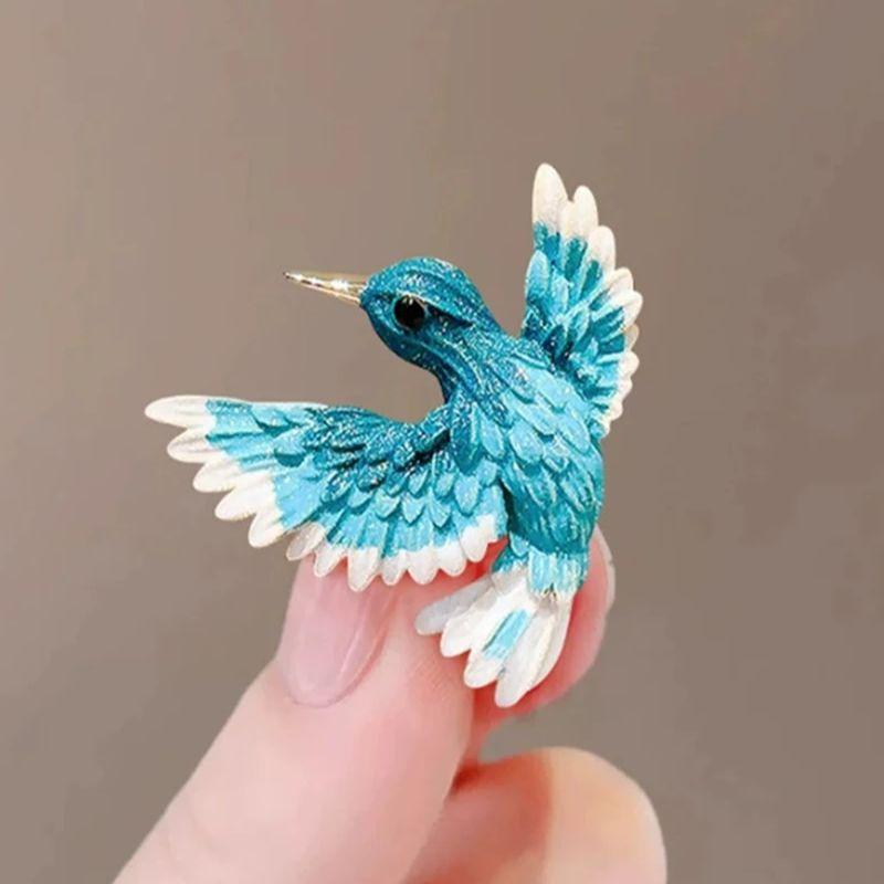 Blue Bird Brooch Pins for Women Elegant Gradient Painting Wings Animal Brooches Temperament Party Dress Suit Jewelry Gifts