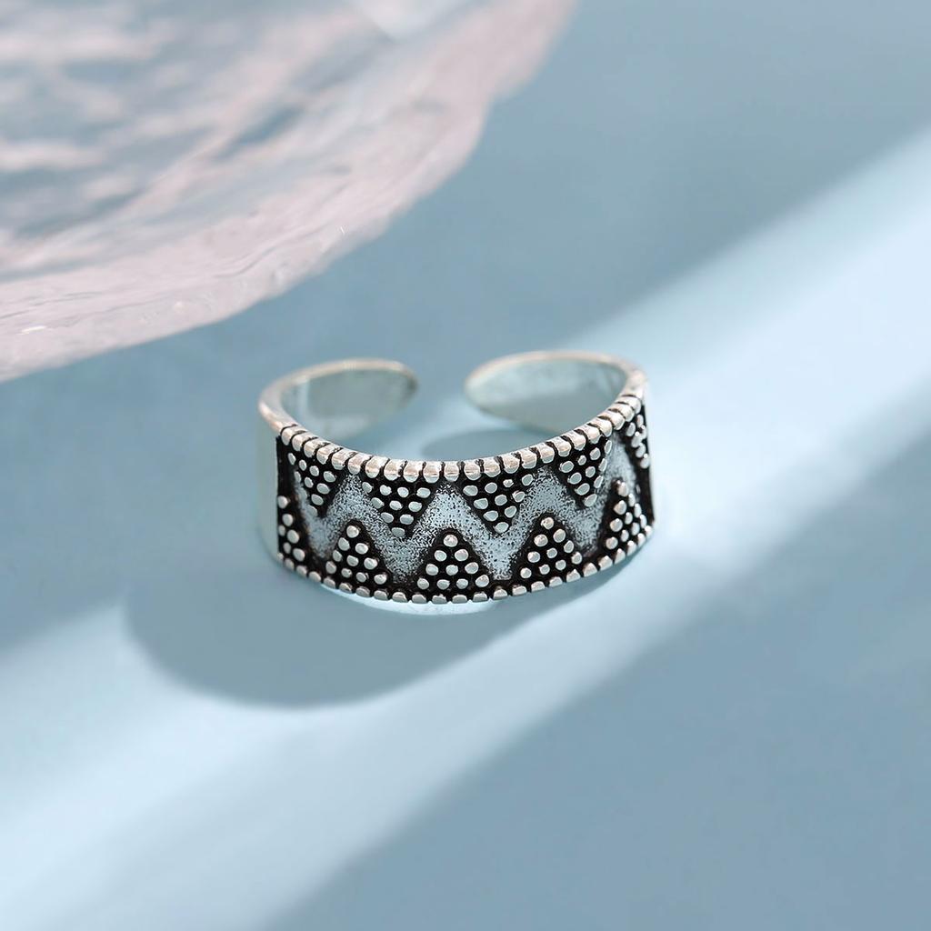 Simple Creative Dot Wave Triangle Geometric 925 Sterling Silver Jewelry Wide Face Retro Exquisite Opening Rings R031