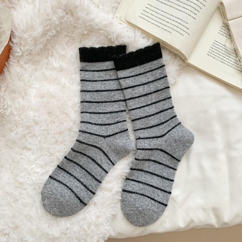 

Полосатые шерстяные носки с кружевом для женщин, носки до середины икры для весны и осени, теплые и толстые, модные осенние длинные носки до икры 1 pair серый