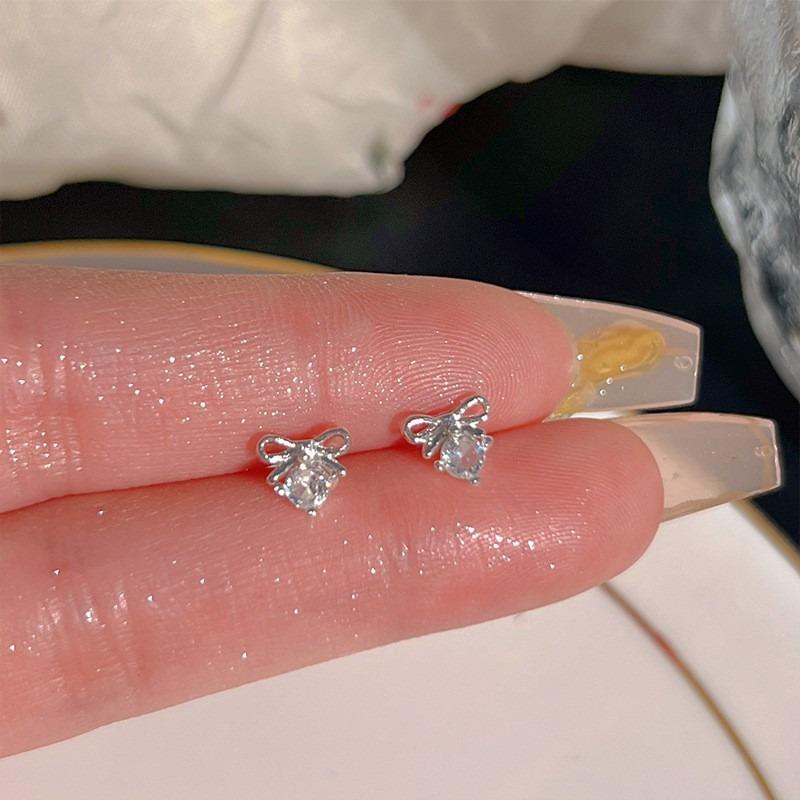 S925 sterling silver ear needles new temperament simple and small stud earrings women's earrings ear holes anti-blocking earrings jewelry