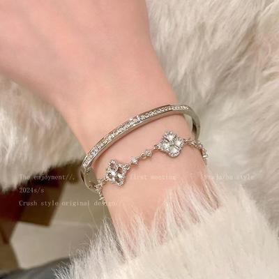 Rich Girl Four-Leaf Clover Zircon Diamond Bracelet: Elegant 2025 Edition
