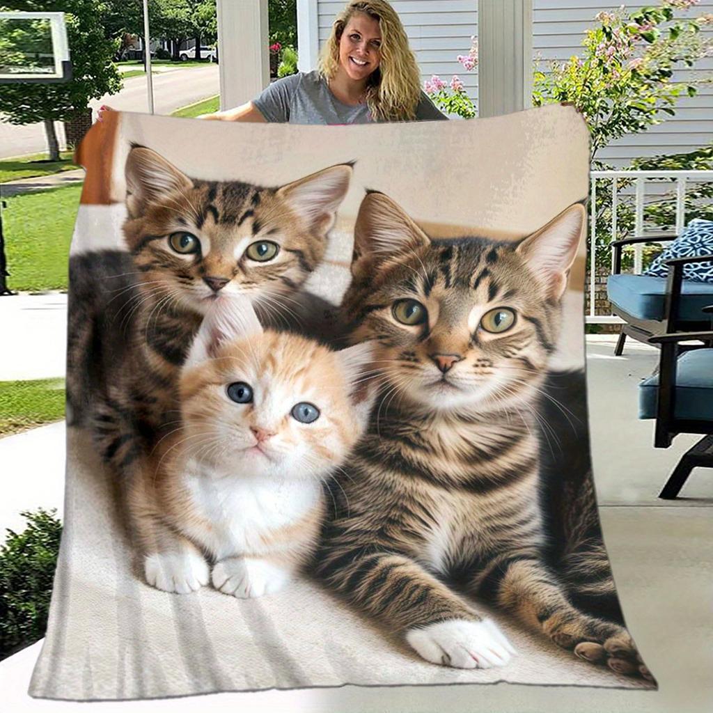 Cute striped cat pattern Flannel printed blanket suitable for all seasons suitable for living room office sofa and travel