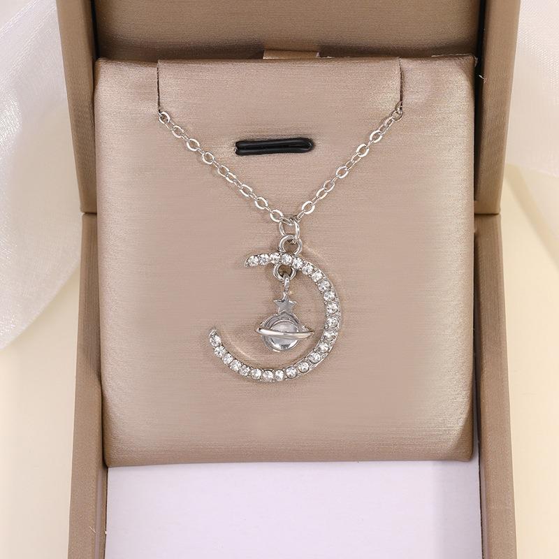 New Accessories Versatile Diamond Butterfly Pendant Ladies Alloy Rabbit Necklace Necklace