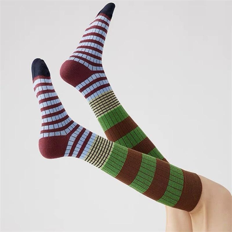 Popular Vintage Maillard Style Contrast Stripes Outdoor Fashion Skinny Stockings & Knee Socks Stacking Socks