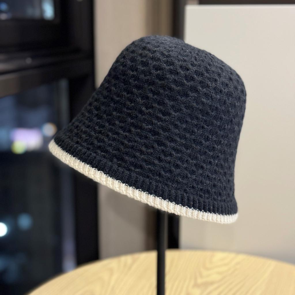 New Japanese-style Hollow Knit Bucket Hat for Spring and Autumn, Warm and Versatile, Makes the Face Look Smaller, Suitable for a Natural Look,