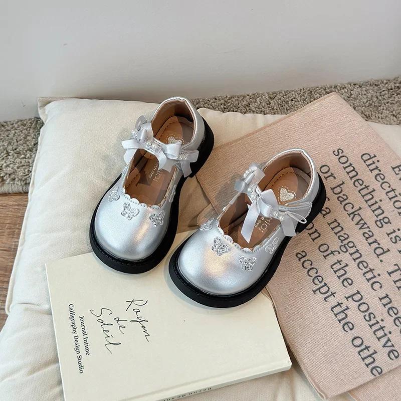 

Girls Dress Leather Shoes with Sweet Butterfly Children Princess Shoes Round Toe Cute 2024 New Girls Flat Shoes for Performance 23 серебряный