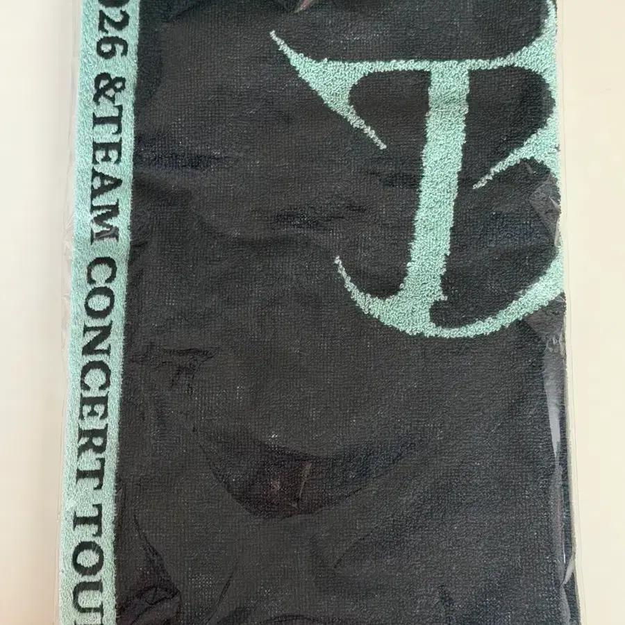 &TEAM BTW Black the Way Concert Tour Towel sealed Goods