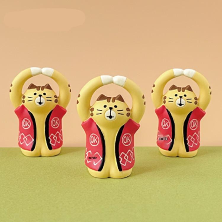 Japanese Zakka Spring Festival Cat Resin Ornament – Cute Miniature for Home Décor or Photography