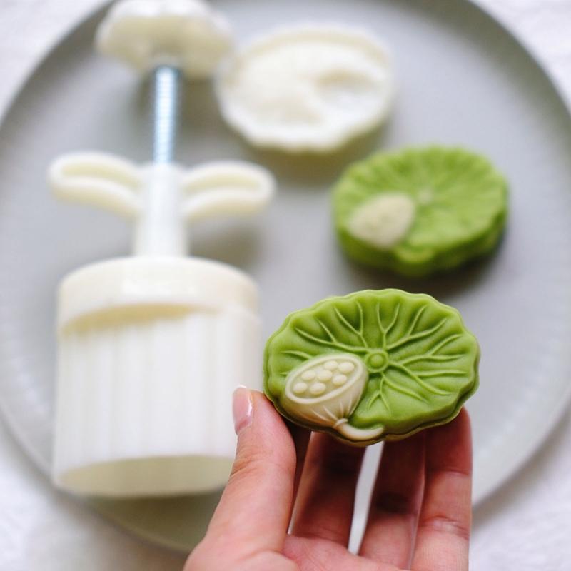 50g Plastic Mooncake Stamps Lotus Leaf Shaped DIY Mooncake Molds Hand Press Mooncake Cutters Pastry Decorating Tools