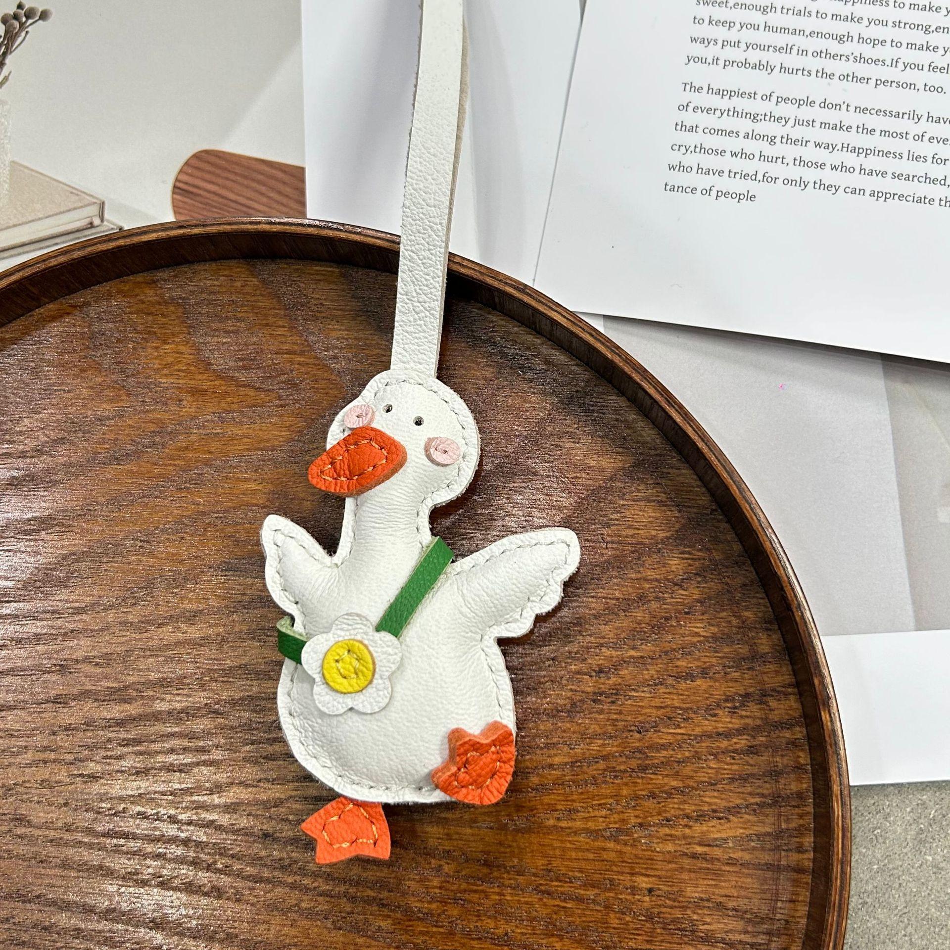 

Handmade DIY Cute Duck Pendant Keychain Bag Gas Car Couple белый