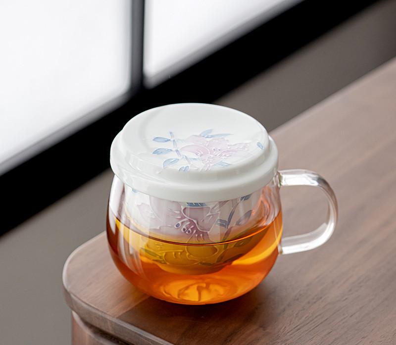 260 мл Китайская стеклянная чайная чашка Керамическая кружка-сито Ручная работа Цветочная чашка для чая Бытовая чашка для разделения чая и воды Портативная посуда для чая 12.5x9.5cm  260ml