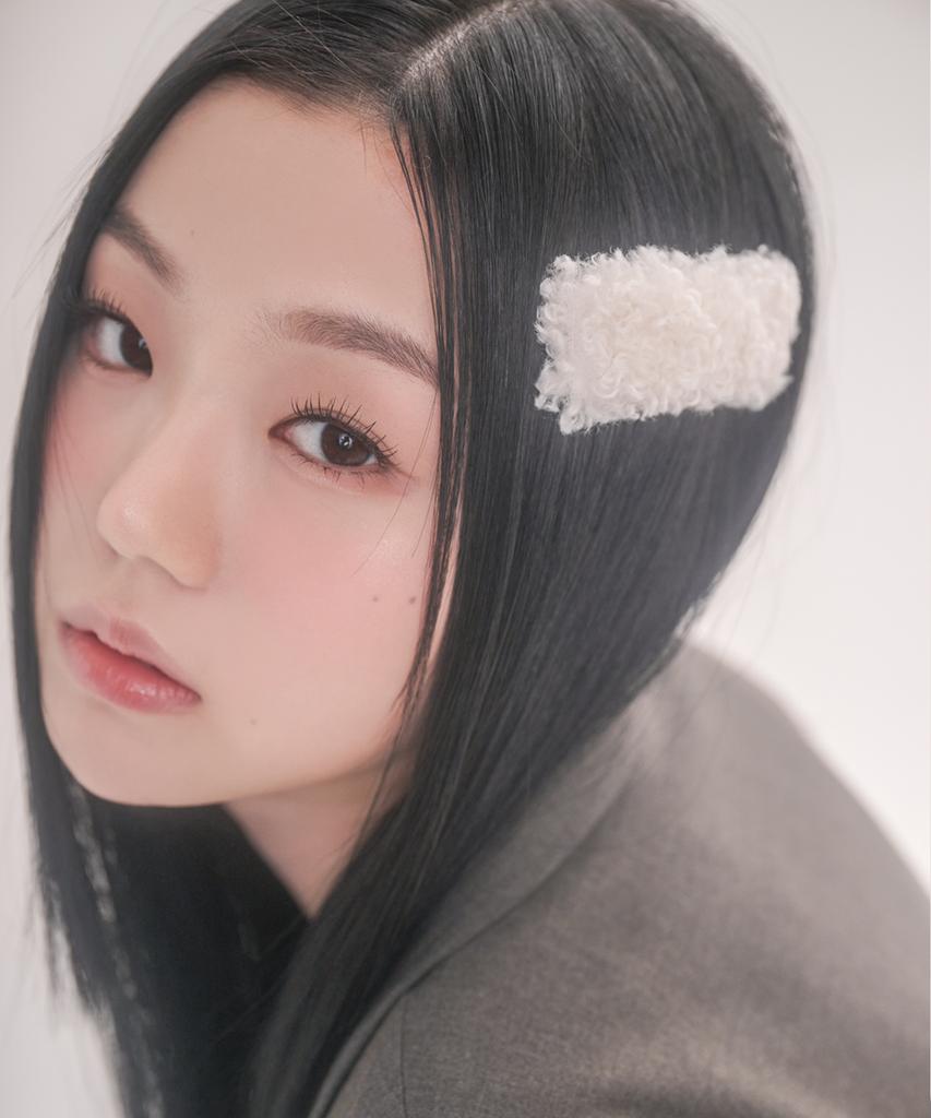 Postlude Fluffy Hairpin (5 Colors)