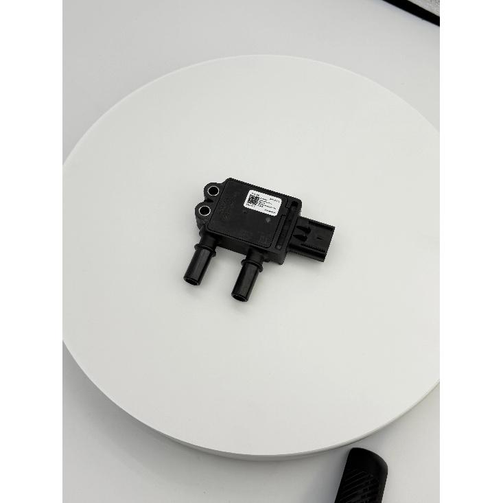 5MPP2-3 Differential Pressure Sensor 4383998 A052G379 44357781 For Cumm Euro 6 Emission Standard