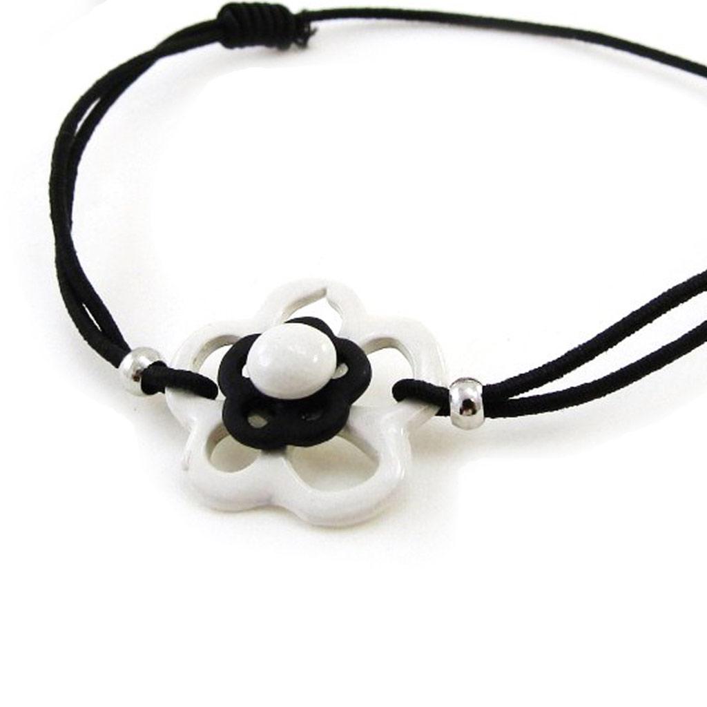 NOA [I9954] - Černošedý designový náramek „Marguerite“