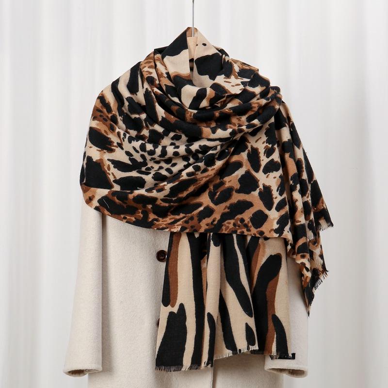 

Дикий леопардовый принт, приятный к коже бархат, приятный к коже и теплый осенью и зимой, шарф с принтом под кашемир, универсальная шаль 88*180cm верблюд