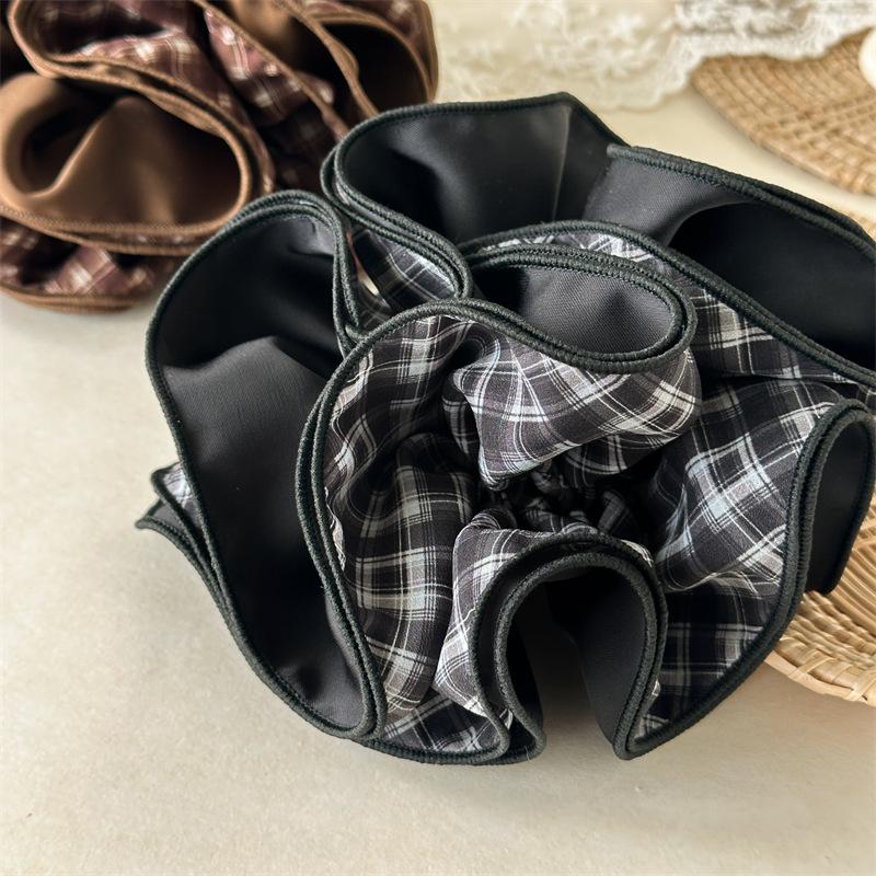 Vintage Plaid Scrunchies Large Hair Tie for Women Aesthetic Casual Weekend Look Fashion Hair Accessory