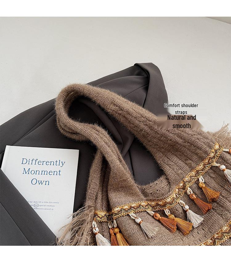 Ethnic Tassel Small Square Bag: Versatile, Large-Capacity Women's Shoulder Bag for Simple Vacation Style