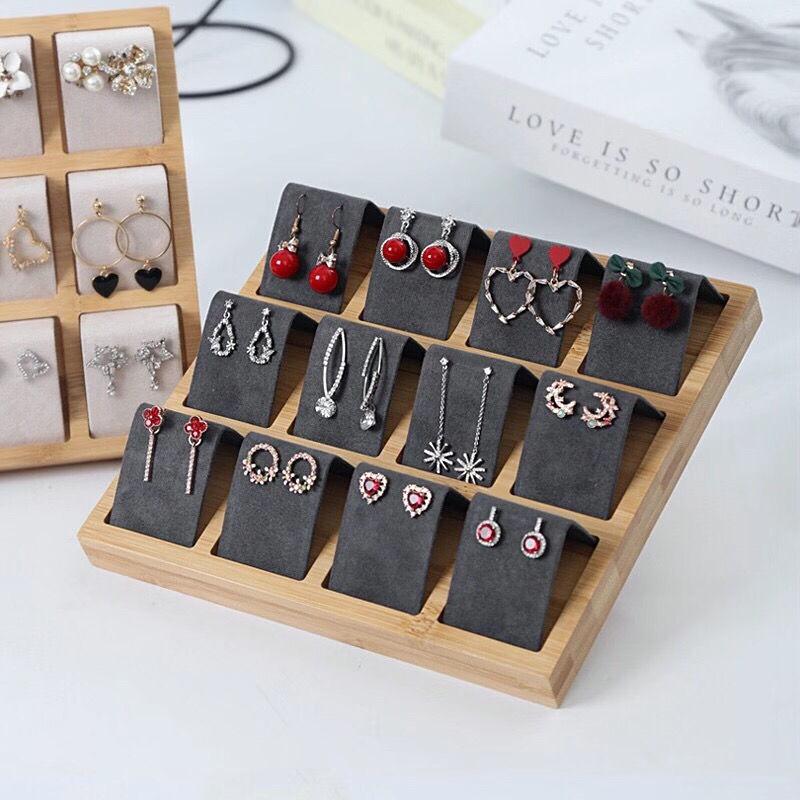 Tavă și suport mobil pentru afișarea cerceilor din bambus