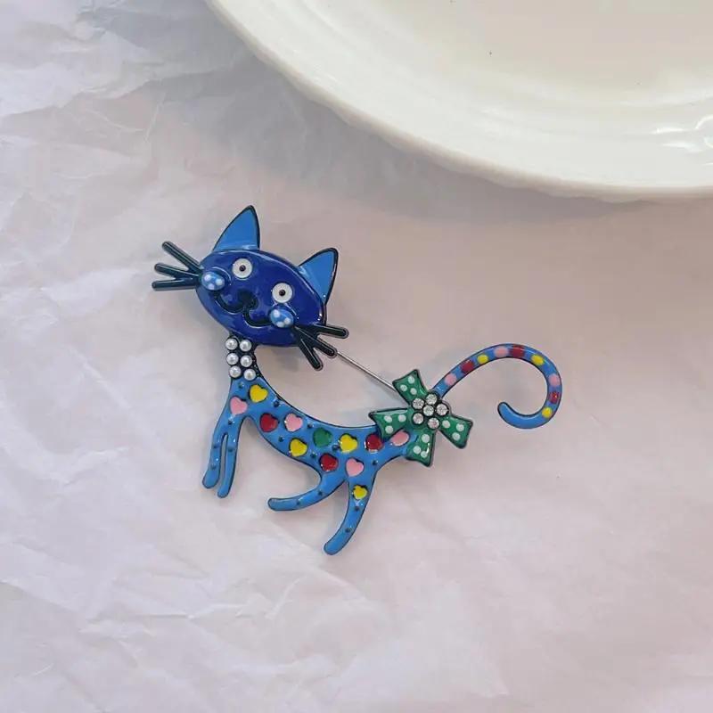 Green-eyed Cat Brooch Geometric Kitten Enamel Pin Lapel Pins Backpack Clothing Scarf Accessories Fashion Animal Jewelry Gift