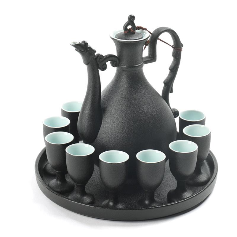Antique Style Ceramic Wine Set: Decanter & Small Baijiu Cups