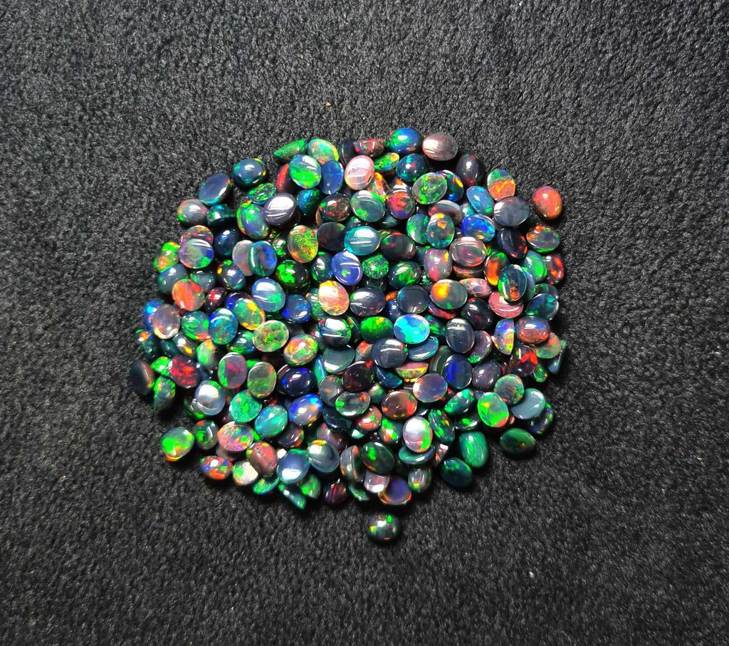 Opal Etiopian Natural de Calitate Bună Cabochon Oval Piatră Prețioasă Liberă Lot 22 Buc 4*5 MM 5 CT Cabochon Opal Negru Piatră Prețioasă Pentru Realizarea Bijuteriilor