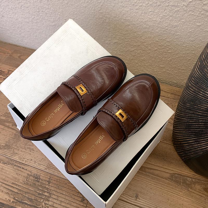 

Виноградная мать весна новый британский стиль ретро маленькая золотая пряжка круглый носок ленивые на одной педали толстый каблук лоферы кожаная обувь женская 40