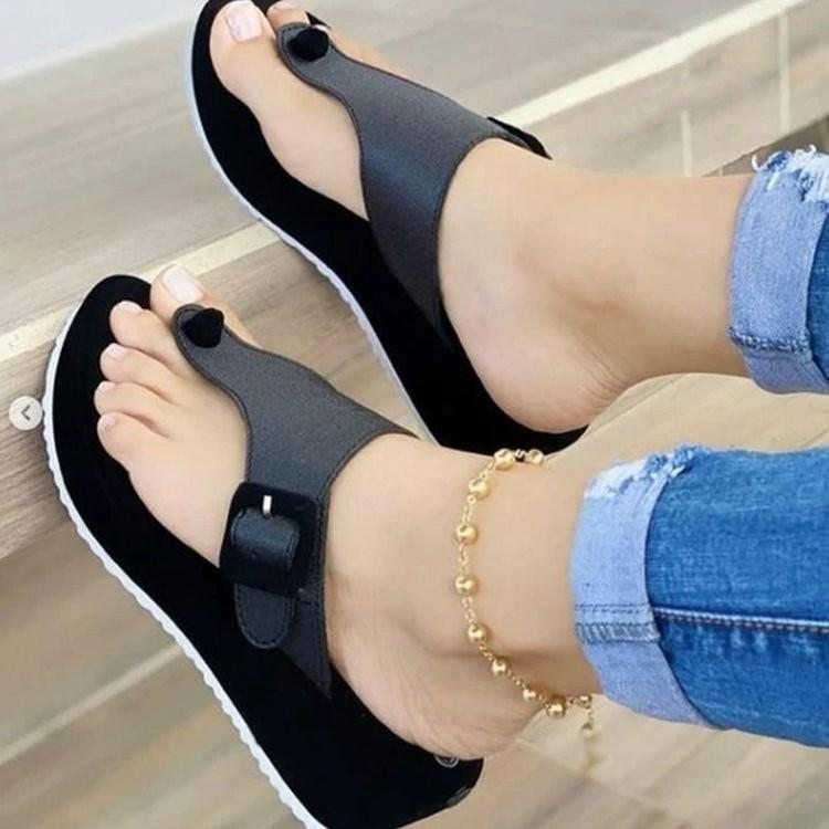 Fashion Solid Color Classic Increase Beach Flip-flops 2025 Summer Fashion Buckle Decoration Leisure Rubber Wedge Slippers Plus Size.
