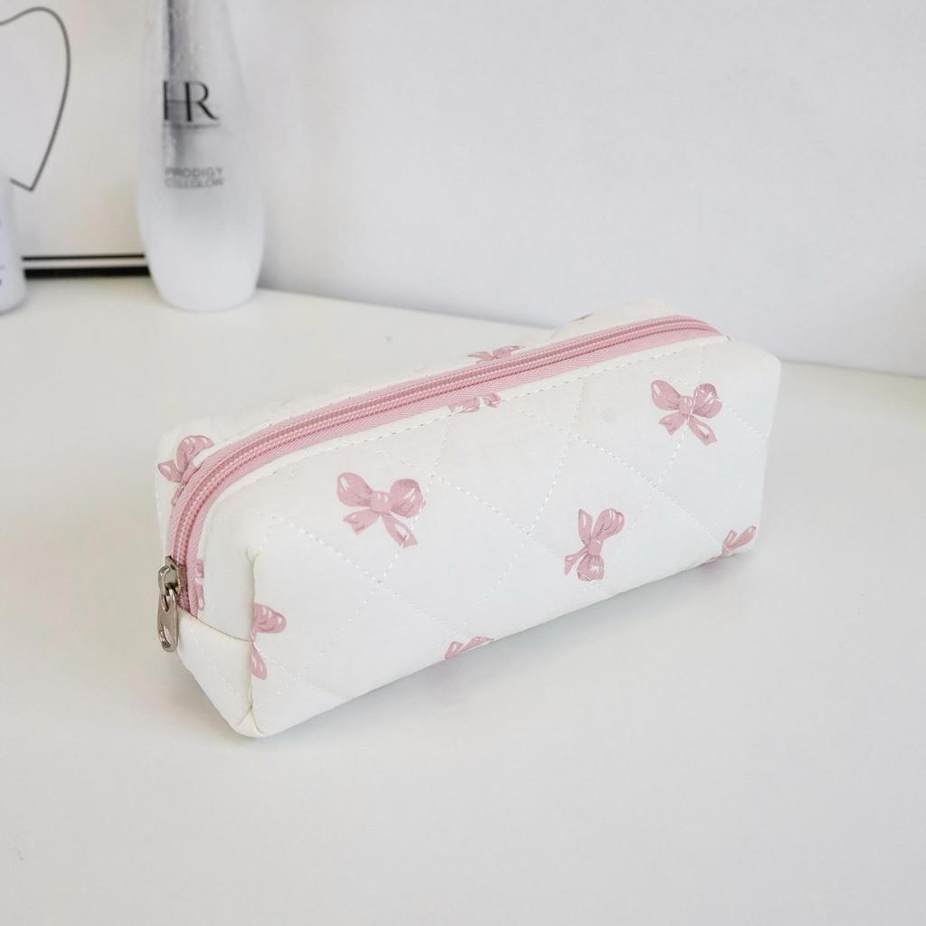 Women's Large Capacity Quilted Makeup Bag - Portable, Ultra-Light, Multi-Layer Storage with Niche Design