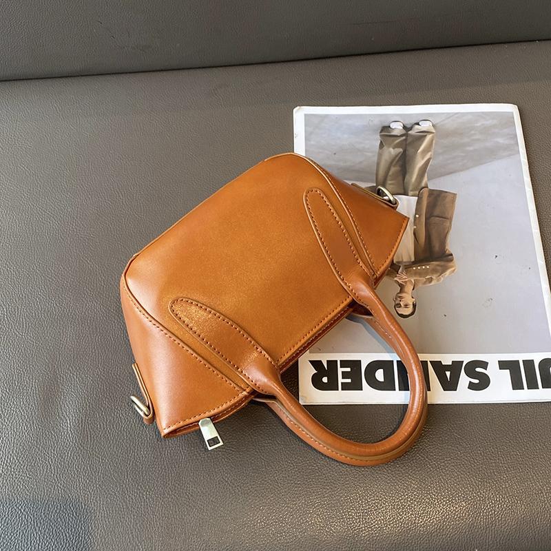 2025 Autumn New Genuine Leather Crossbody Handbag, Simple and Versatile Top Layer Cowhide Women's Shoulder Bag, Fashionable Shell Bag