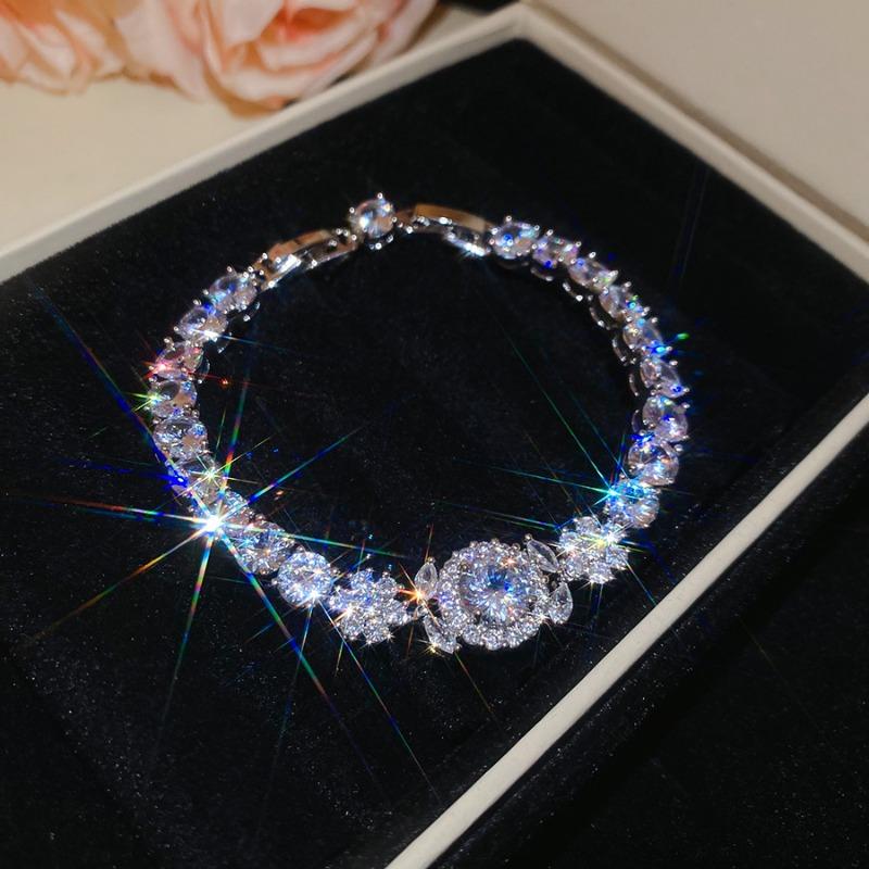 Zircon flower geometric round buckle bracelet fashion niche design bracelet exquisite light luxury high-end jewelry