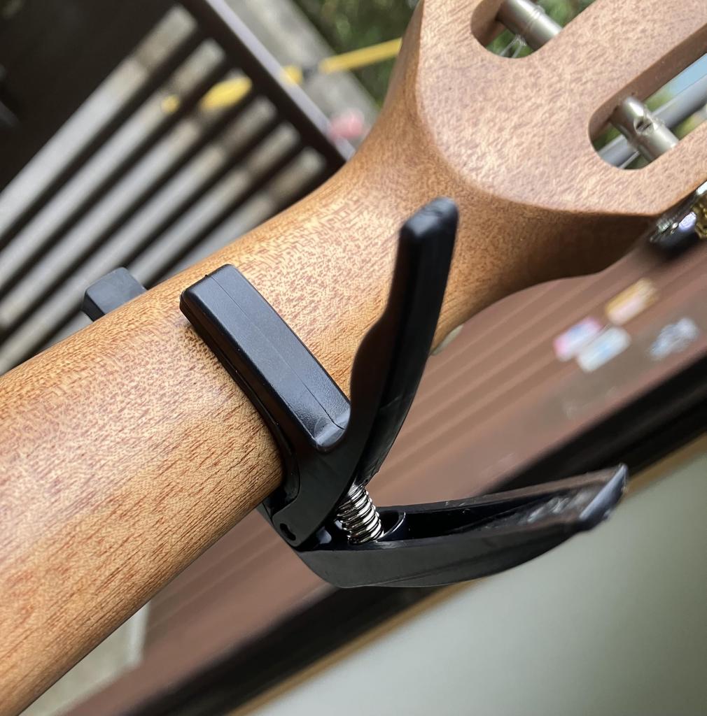 Miyinge Plastic Ukulele Lightweight Easy to Attach for Beginners Capo, Black, Clip-on Capo,