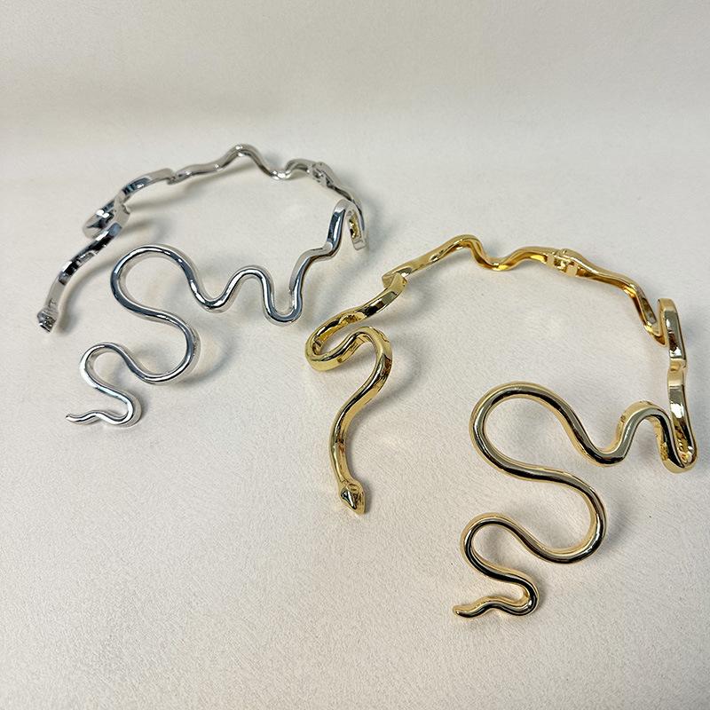 Tooxika Fashion Personality Irregular Twisted Snake Open Collar Unique Temperament Spring Necklace For Women