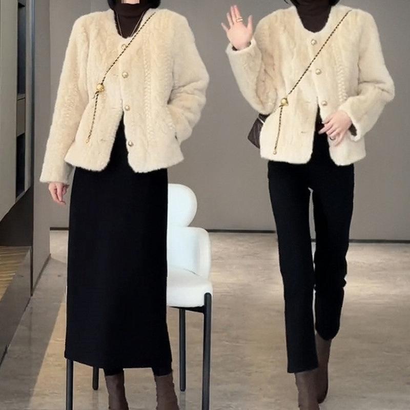 Xiaoxiangfeng Thickened Fur One-piece Fur Coat for Women Autumn and Winter New Short Lamb Plush Top