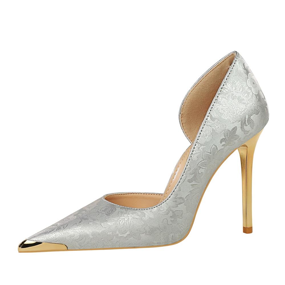 Scarpe Donna Stile Nazionale da Banchetto Tacchi Alti Tacco Sottile Bocca Bassa Laterali Vuote Raso Metallo Punta Appuntita Scarpe Singole