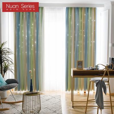 Ein Set aus 70 % Verdunkelungsvorhängen mit Farbblockierung und Hohlsternen und doppellagigen Gazevorhängen für Schlafzimmer, Wohnzimmer und Heimdekoration, Nuan-Serie