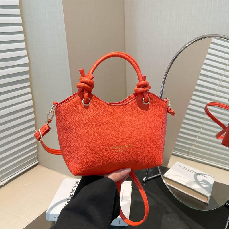 Hand carry fashion bucket bag women's Korean version ins shoulder bag 2025 spring new simple casual portable messenger bag
