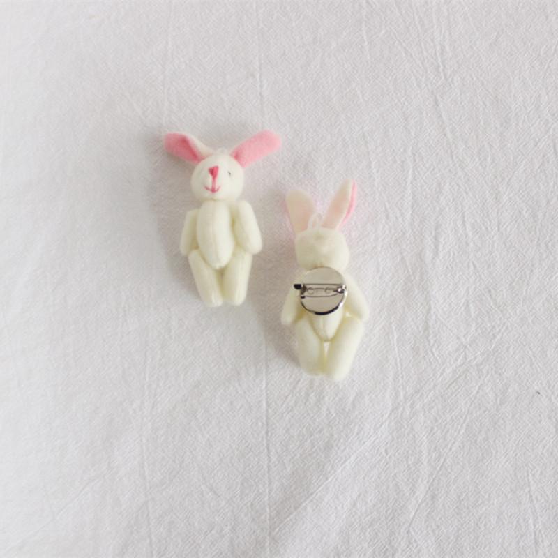 

Fashion cute cartoon plush doll teddy bear brooch cute little white rabbit pin girl clothes bag accessories