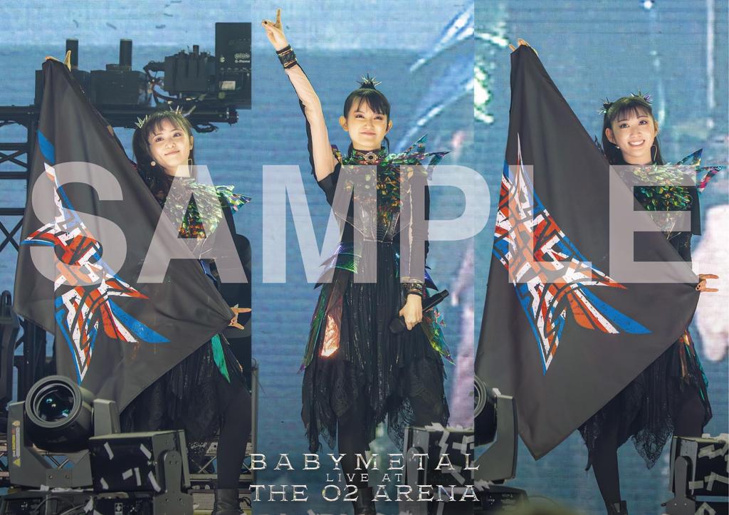 LIVE AT THE O2 Limited Edition Hand Live photo A3 poster to all "BABYMETAL - ARENA" (Blu-ray) Bonus towel, (common manufacturers) [Blu-ray]
