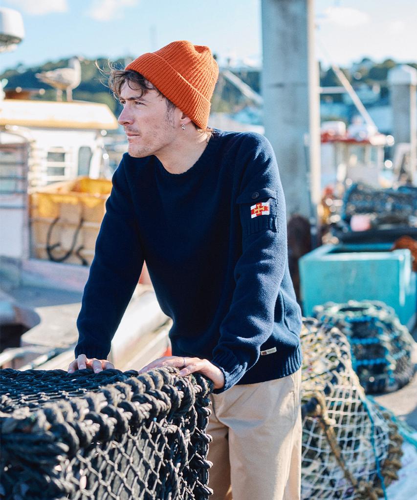 Geonjiulleunseu Cotton Raglan Pocket Sweater - Navy