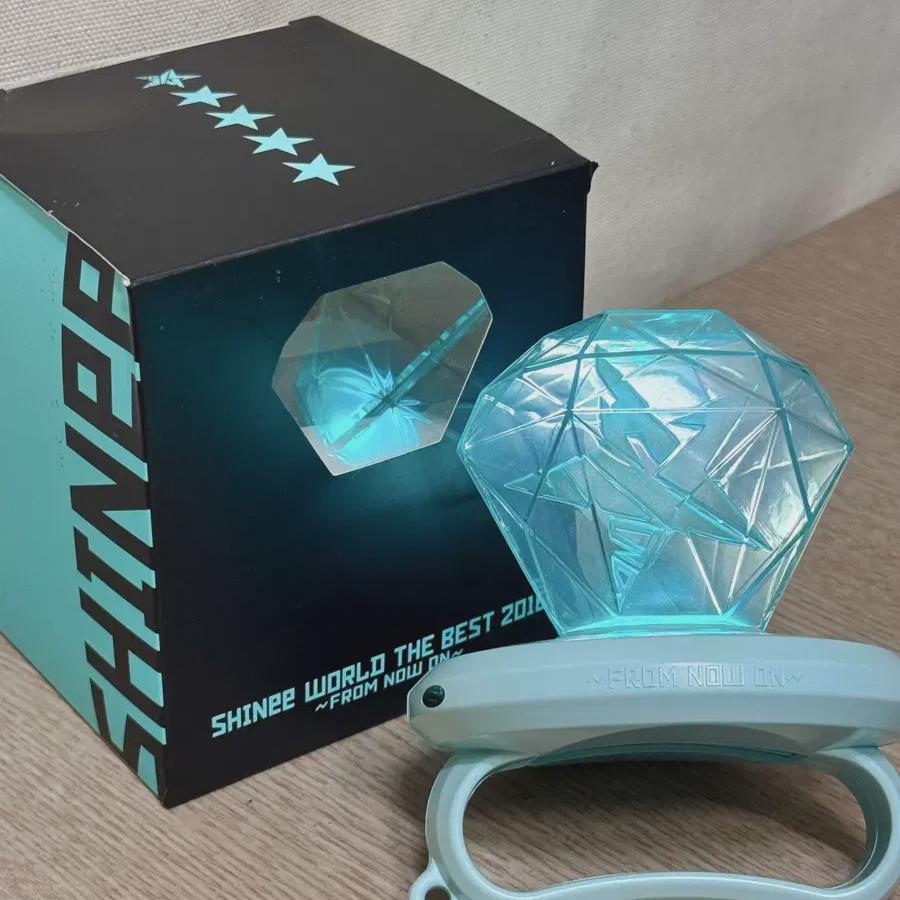 

Shinee Lightstick 2018 Knuckle Stick