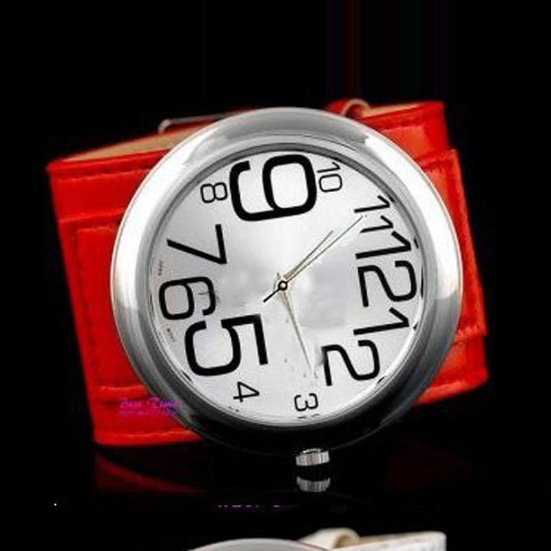 New Ladies Watches Fashion Biga Dial Big Digital Leather Belt Quartz Wristwatches Casual Women's Watches